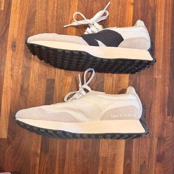 New Balance 327 Lifestyle White and Black Sneakers - Picture 7 of 10